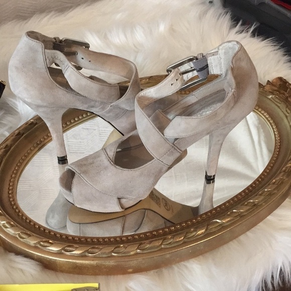 Michael Kors Criss Cross open Toe Pumps - Picture 2 of 10